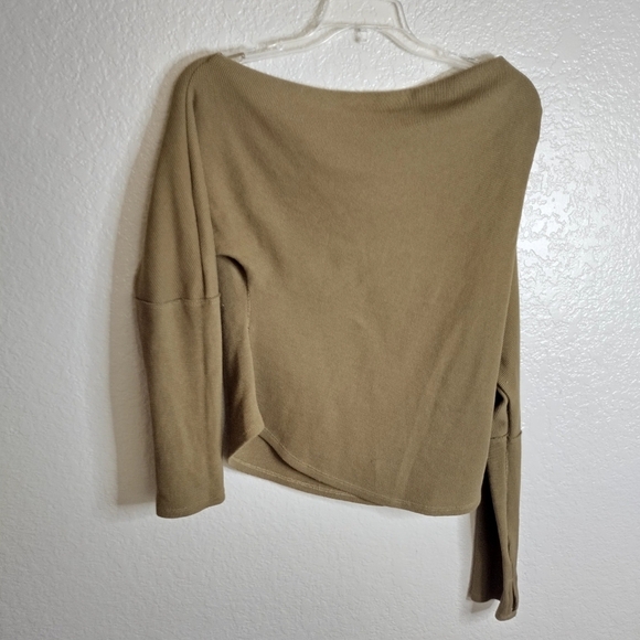 Free People We The Free Fuji Off Shoulder Olive Green Top Sz M - Picture 7 of 9